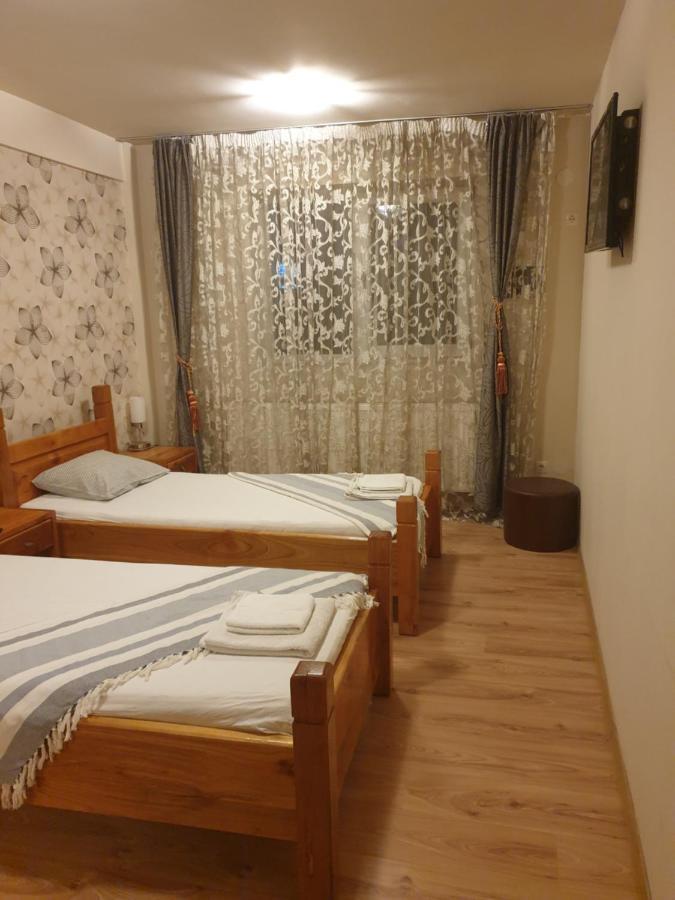 Sc Afitos Srl Hostel Drobeta Turnu Severin Ngoại thất bức ảnh