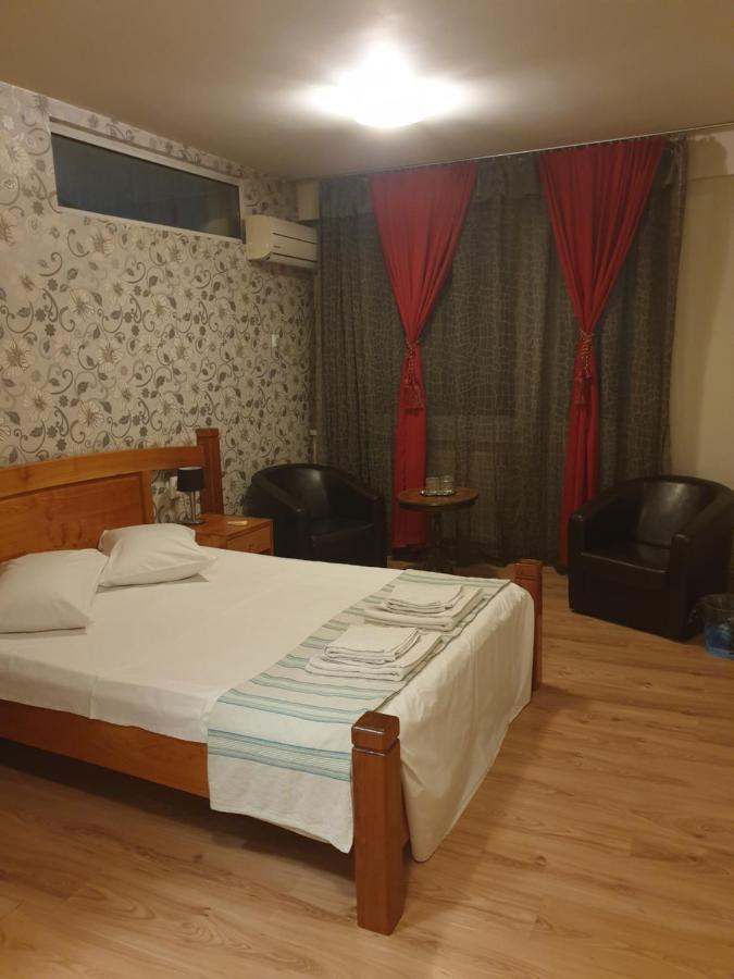 Sc Afitos Srl Hostel Drobeta Turnu Severin Ngoại thất bức ảnh