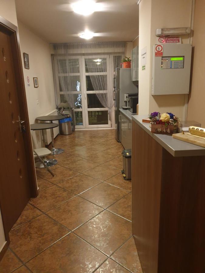 Sc Afitos Srl Hostel Drobeta Turnu Severin Ngoại thất bức ảnh