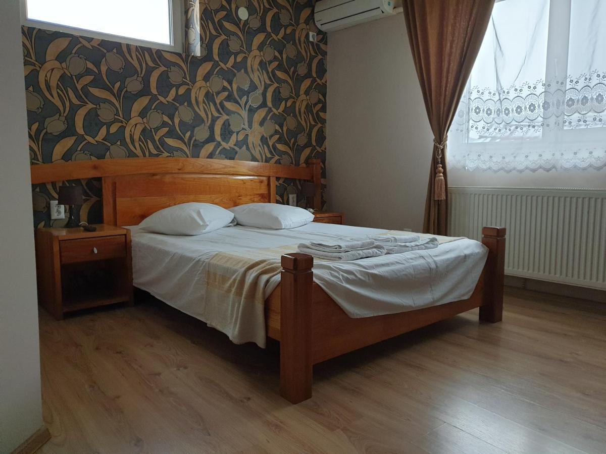 Sc Afitos Srl Hostel Drobeta Turnu Severin Ngoại thất bức ảnh